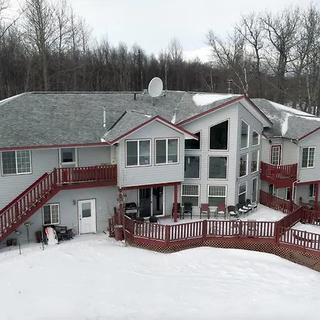 Alaska'S Harvest Bed And Breakfast And Luxury Log Cabin-3